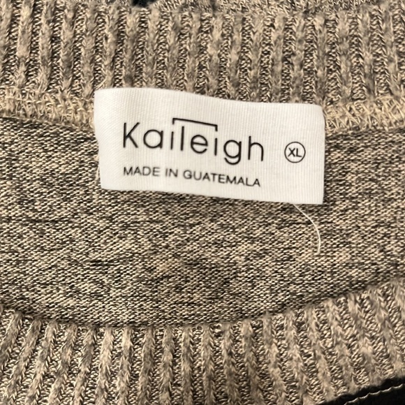 Kayleigh Sweater Size XL - Picture 5 of 5